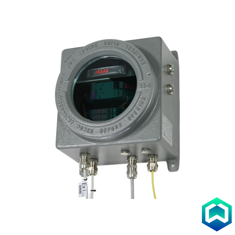 Box with Exd protection completed with weight indicator/transmitter, Zener barriers and intrinsically safe 4-20mA analog output. Fitted with 2 buttons for the main weighing operations with configurable functions, and two programmable electronic outputs for setpoints and levels management. Complete protection:
ATEX II 2 (1) GD Ex d [ia Ga] IIC T6 Gb / Ex tb [ia Da] IIIC T85°C Db IP66.